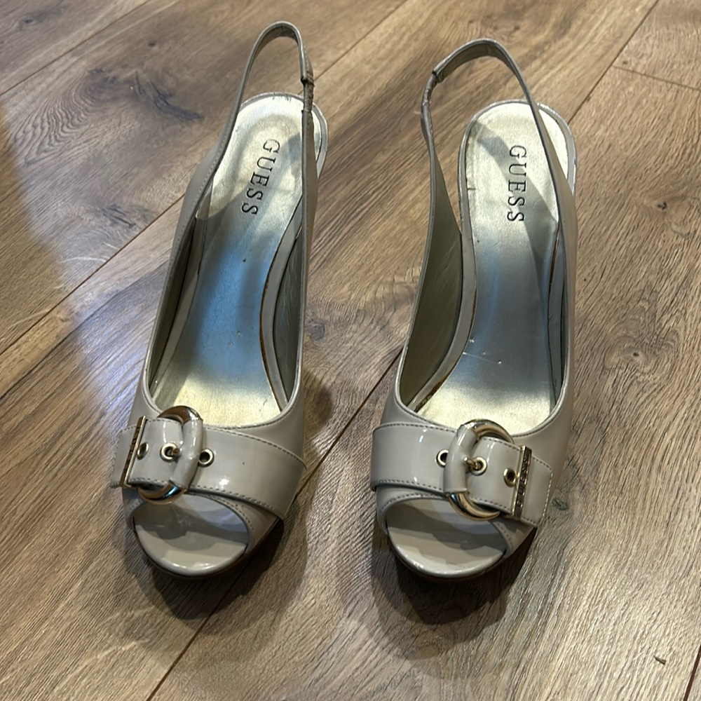 Guess platform peeptoe pumps
